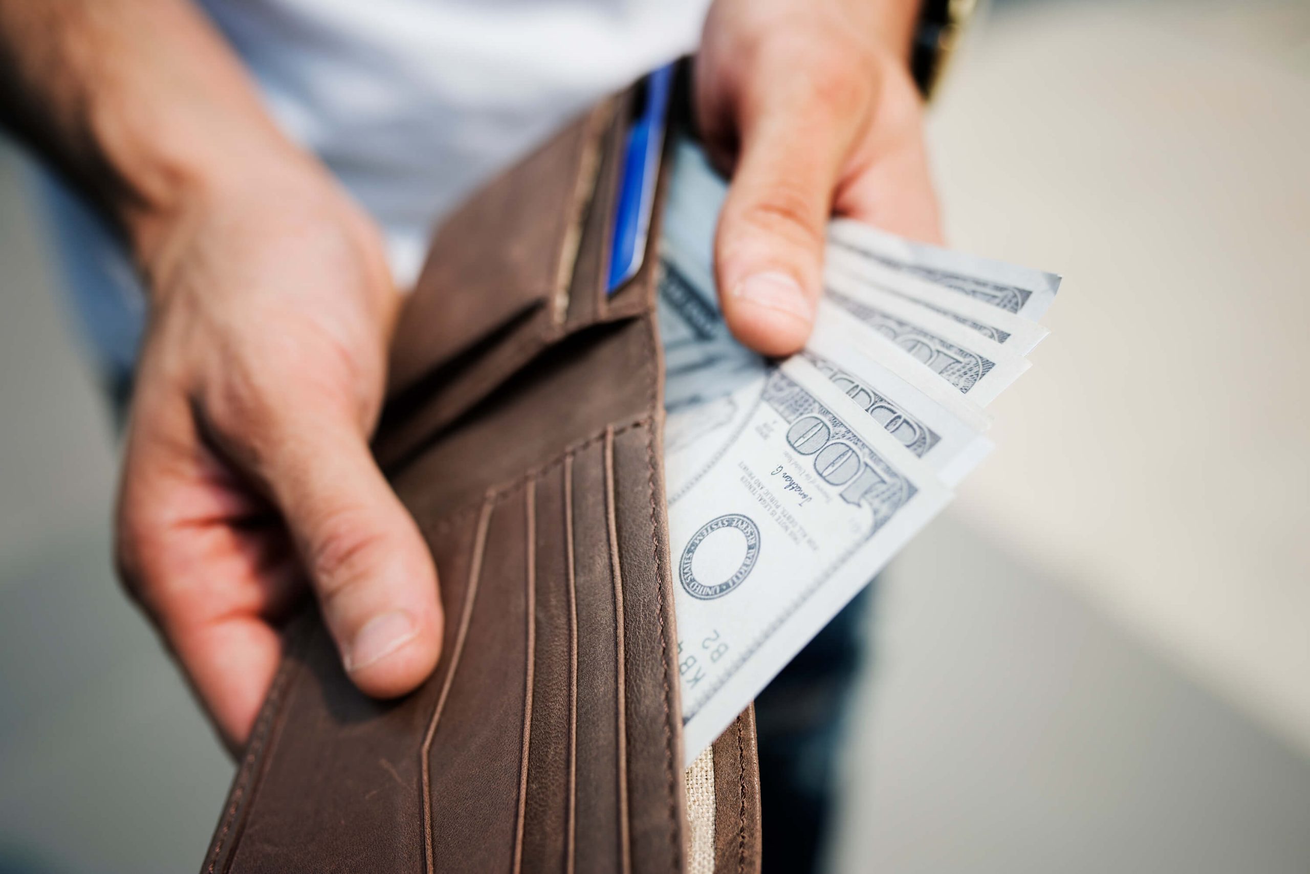 doller-bills-wallet